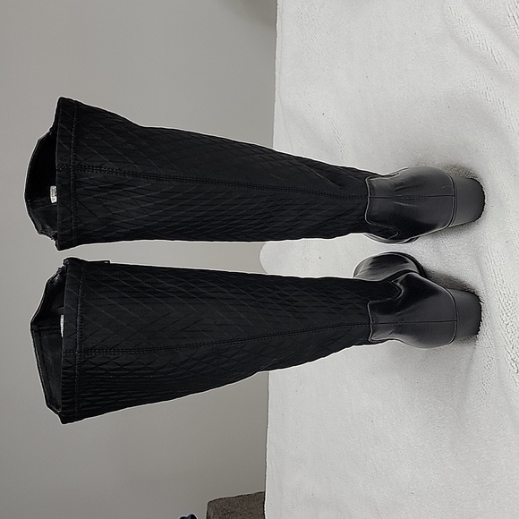 Boots - Picture 3 of 12